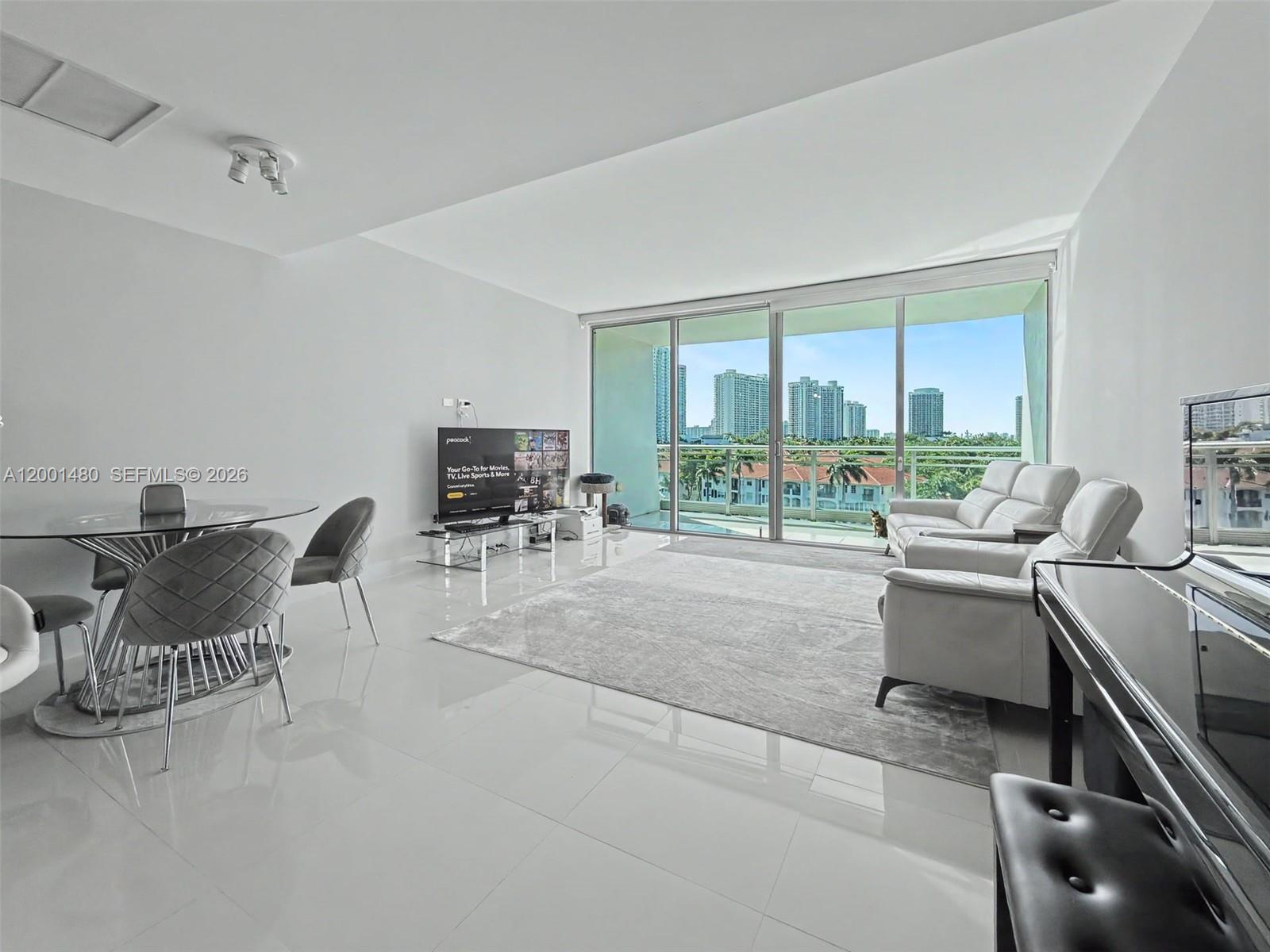 2950 NE 188th St #435, Aventura FL 33180