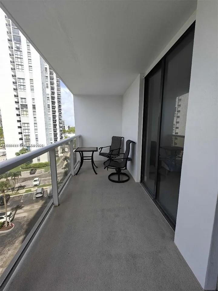 3701 N Country Club Dr #705, Aventura FL 33180