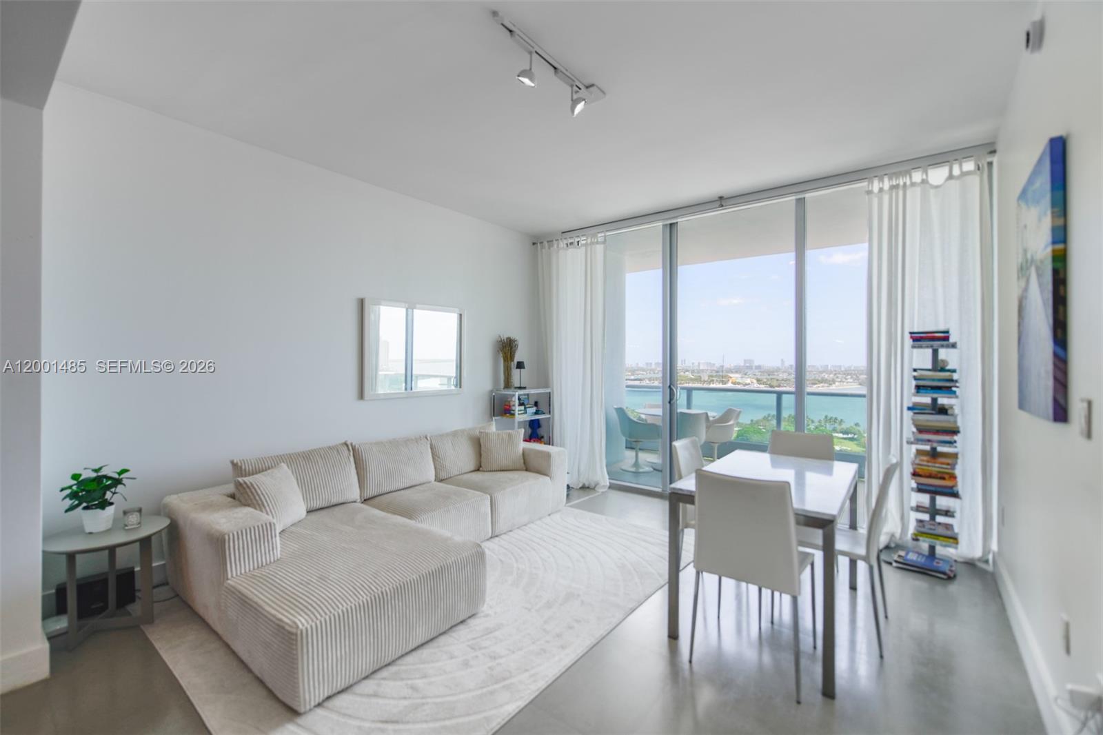 900 Biscayne Blvd #2104, Miami FL 33132