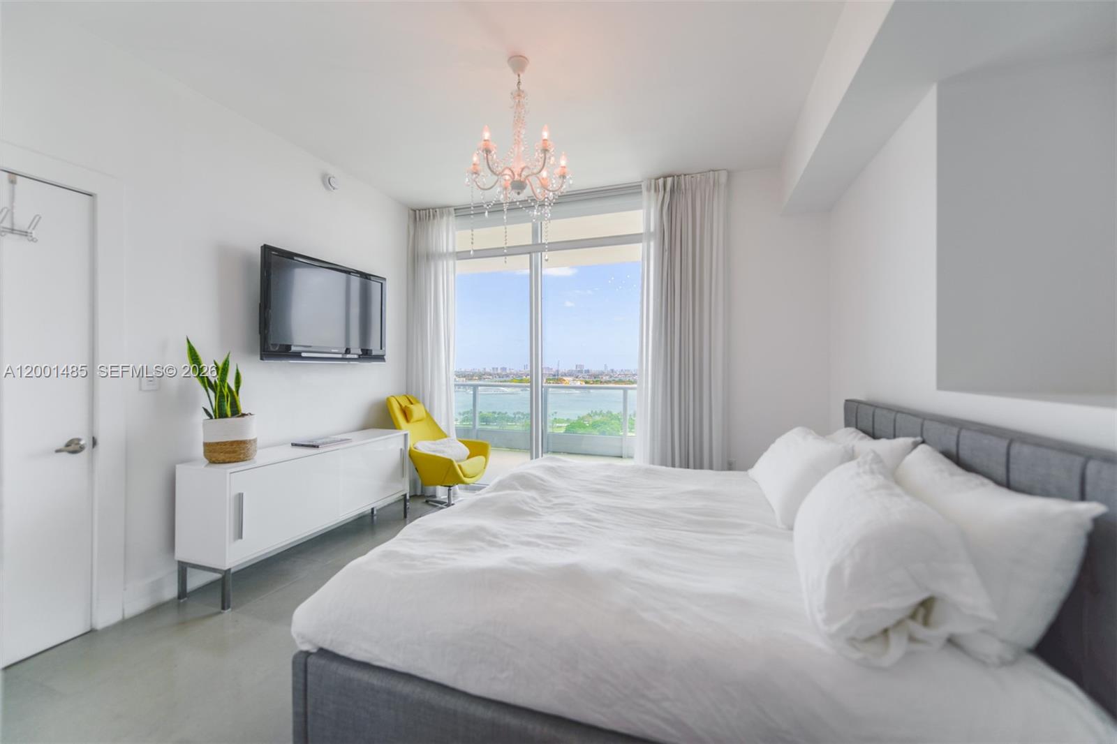 900 Biscayne Blvd #2104, Miami FL 33132