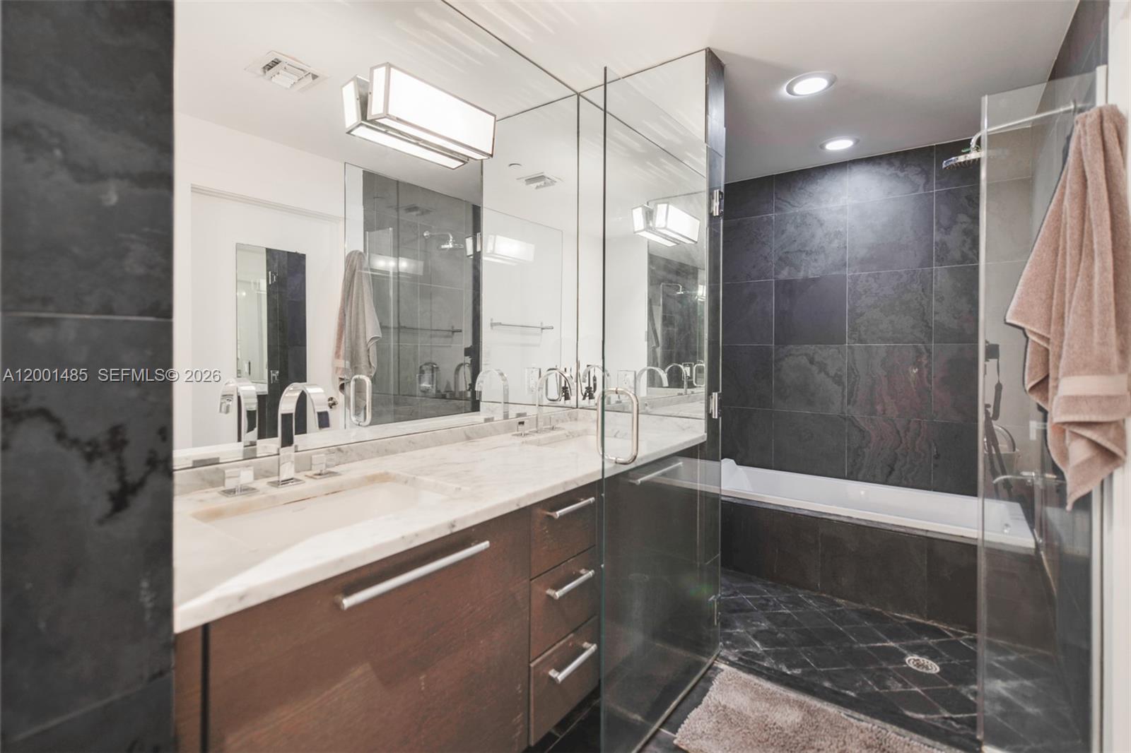 900 Biscayne Blvd #2104, Miami FL 33132