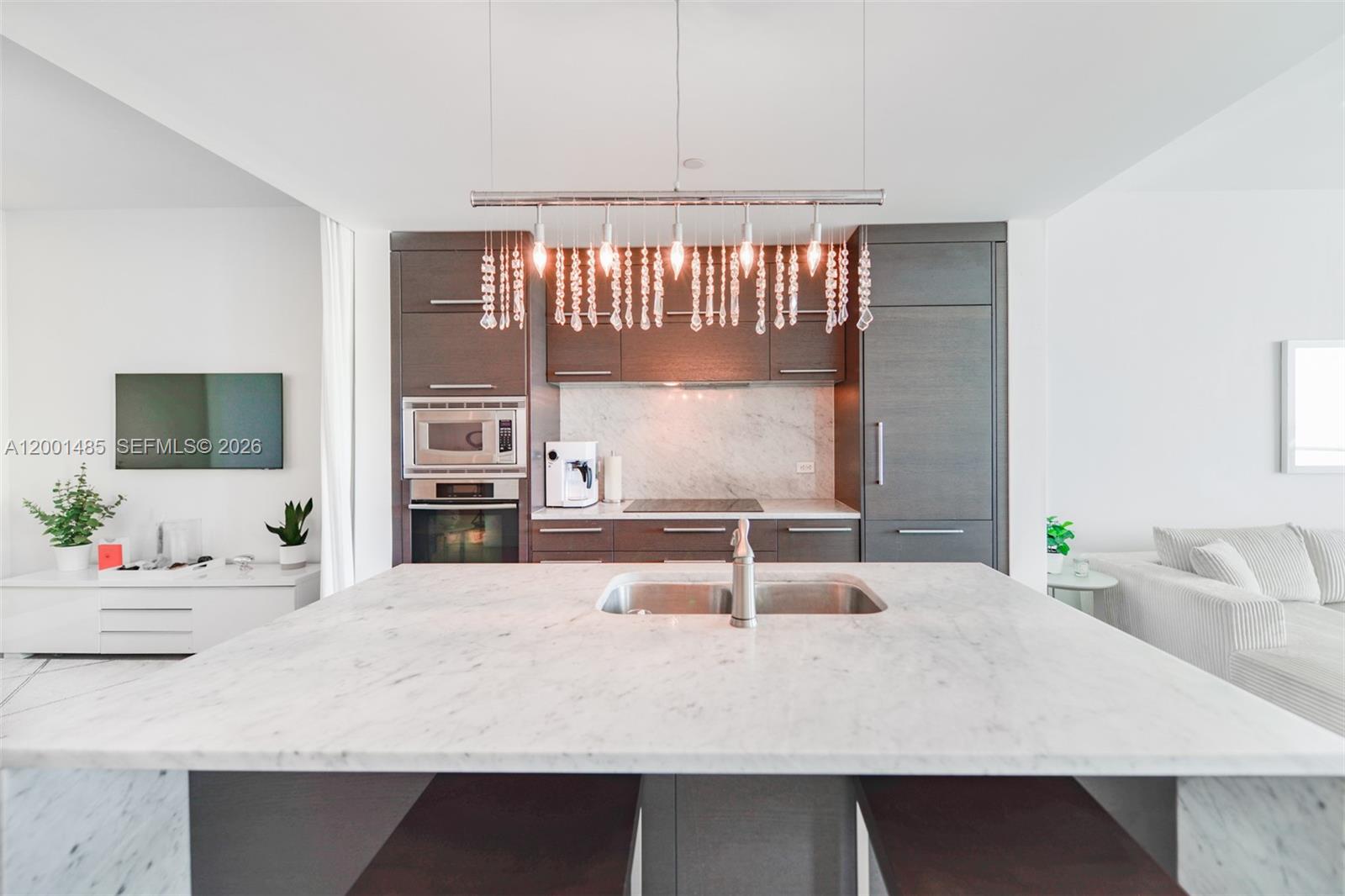 900 Biscayne Blvd #2104, Miami FL 33132