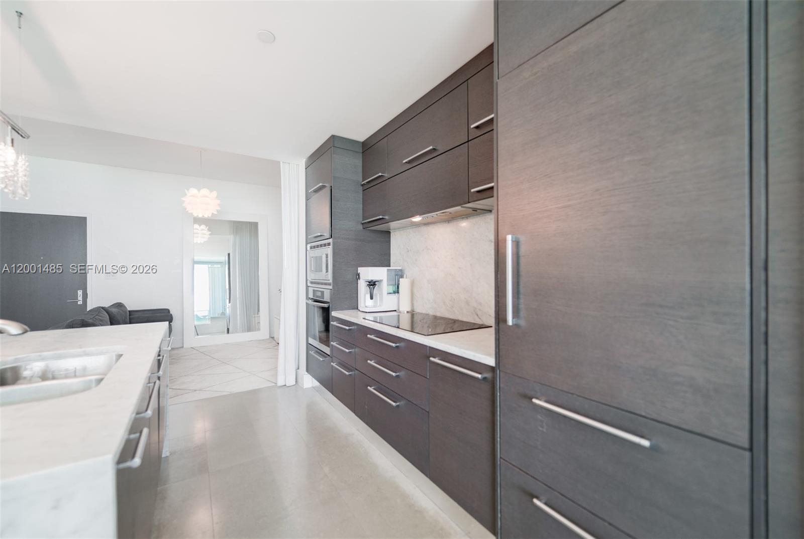 900 Biscayne Blvd #2104, Miami FL 33132