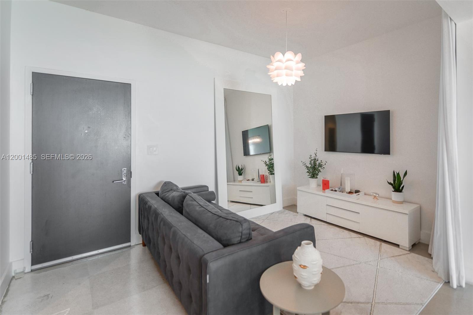 900 Biscayne Blvd #2104, Miami FL 33132