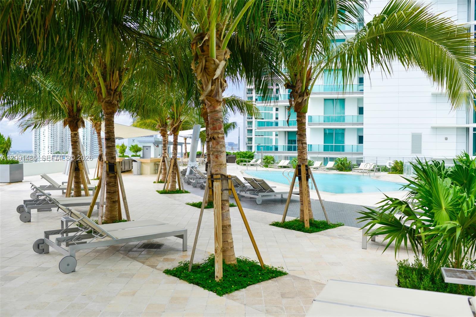 900 Biscayne Blvd #2104, Miami FL 33132