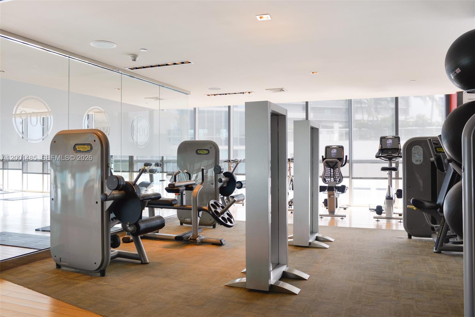 900 Biscayne Blvd #2104, Miami FL 33132