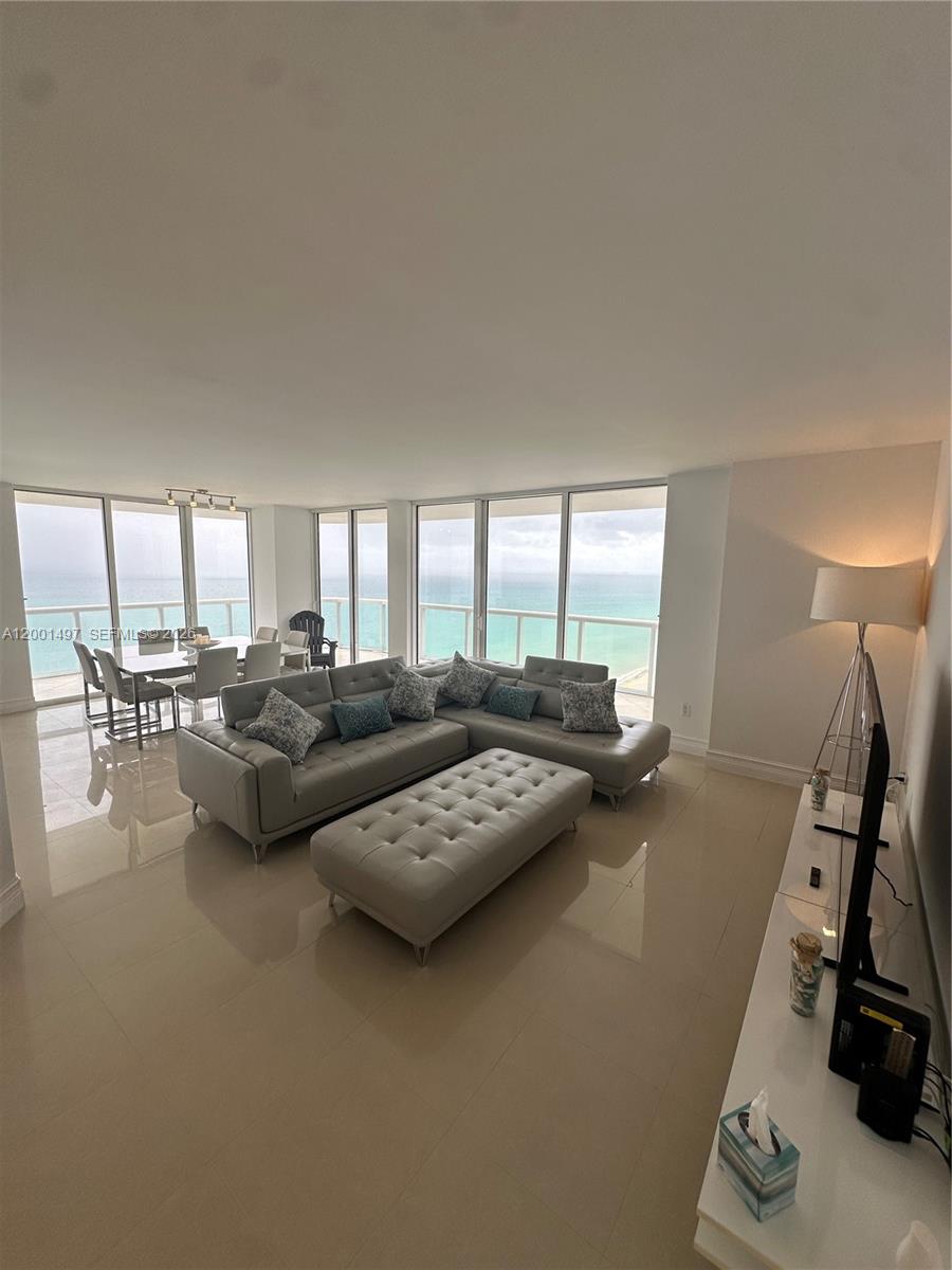 6365 Collins Ave #1703, Miami Beach FL 33141