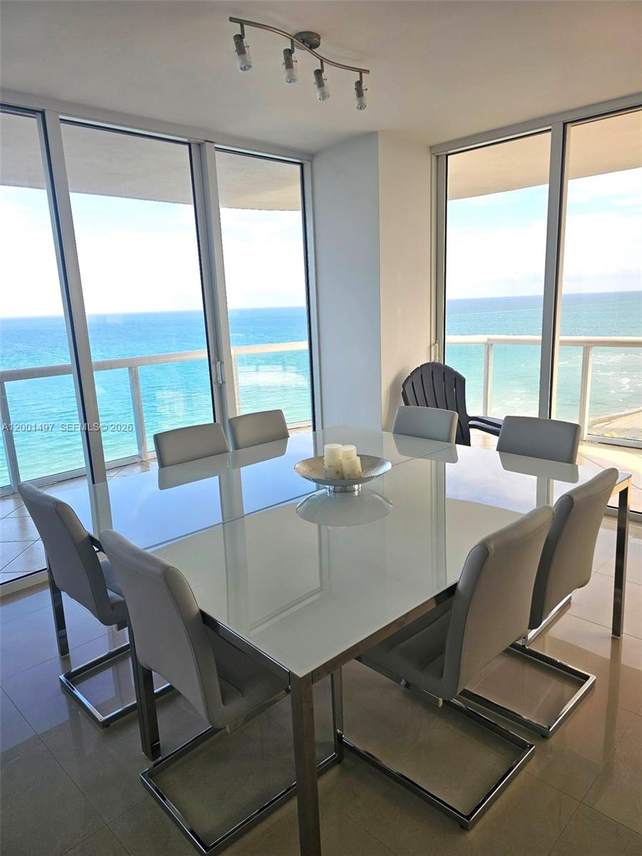 6365 Collins Ave #1703, Miami Beach FL 33141