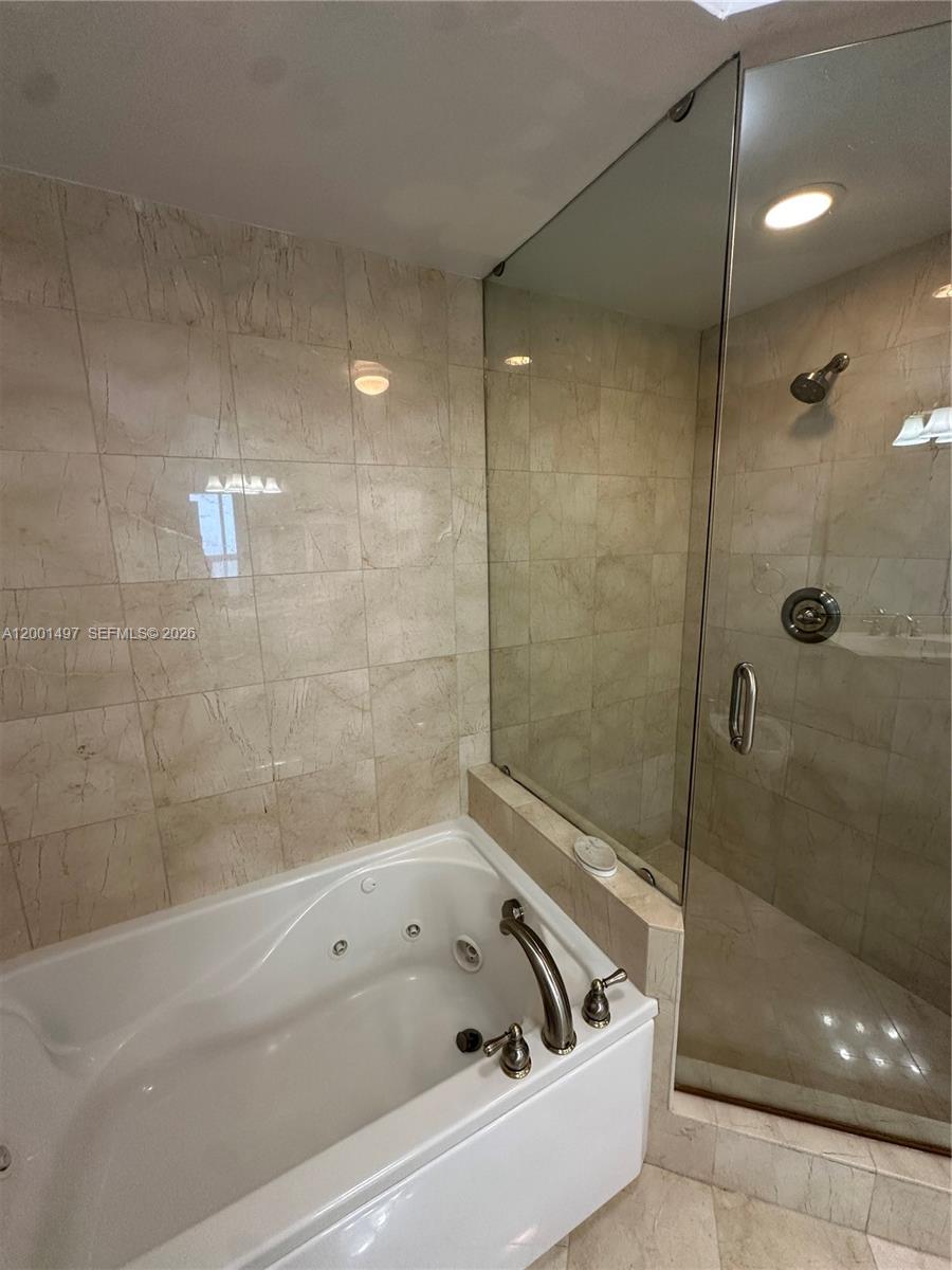 6365 Collins Ave #1703, Miami Beach FL 33141
