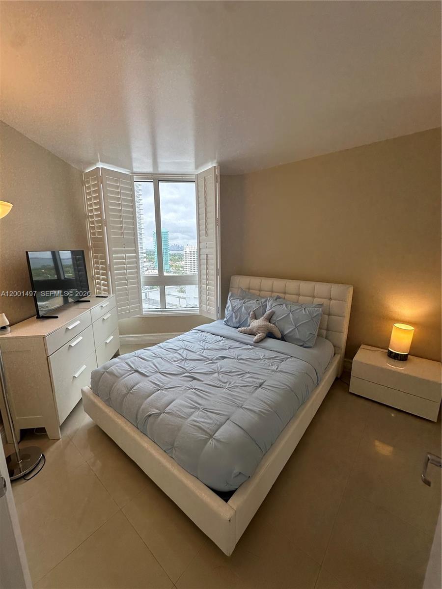 6365 Collins Ave #1703, Miami Beach FL 33141
