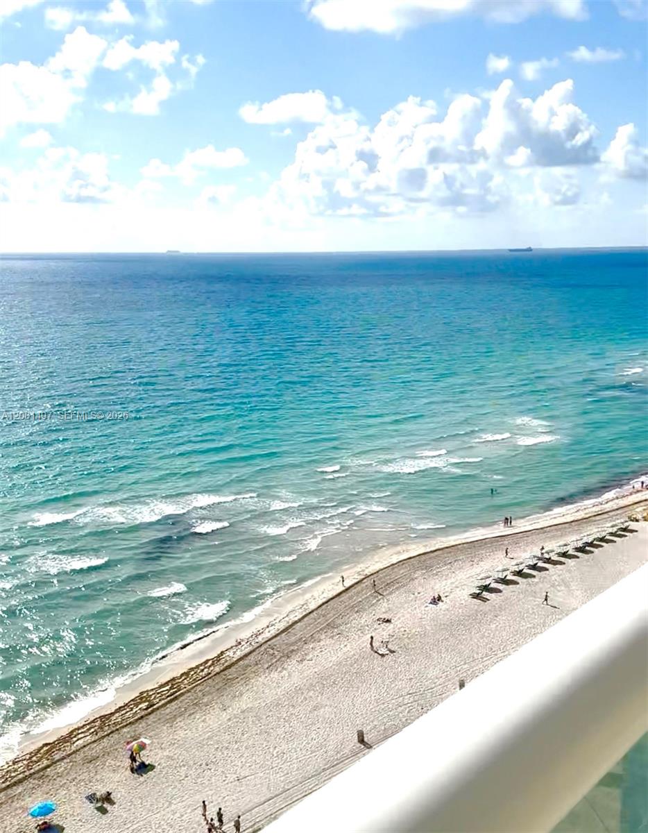 6365 Collins Ave #1703, Miami Beach FL 33141