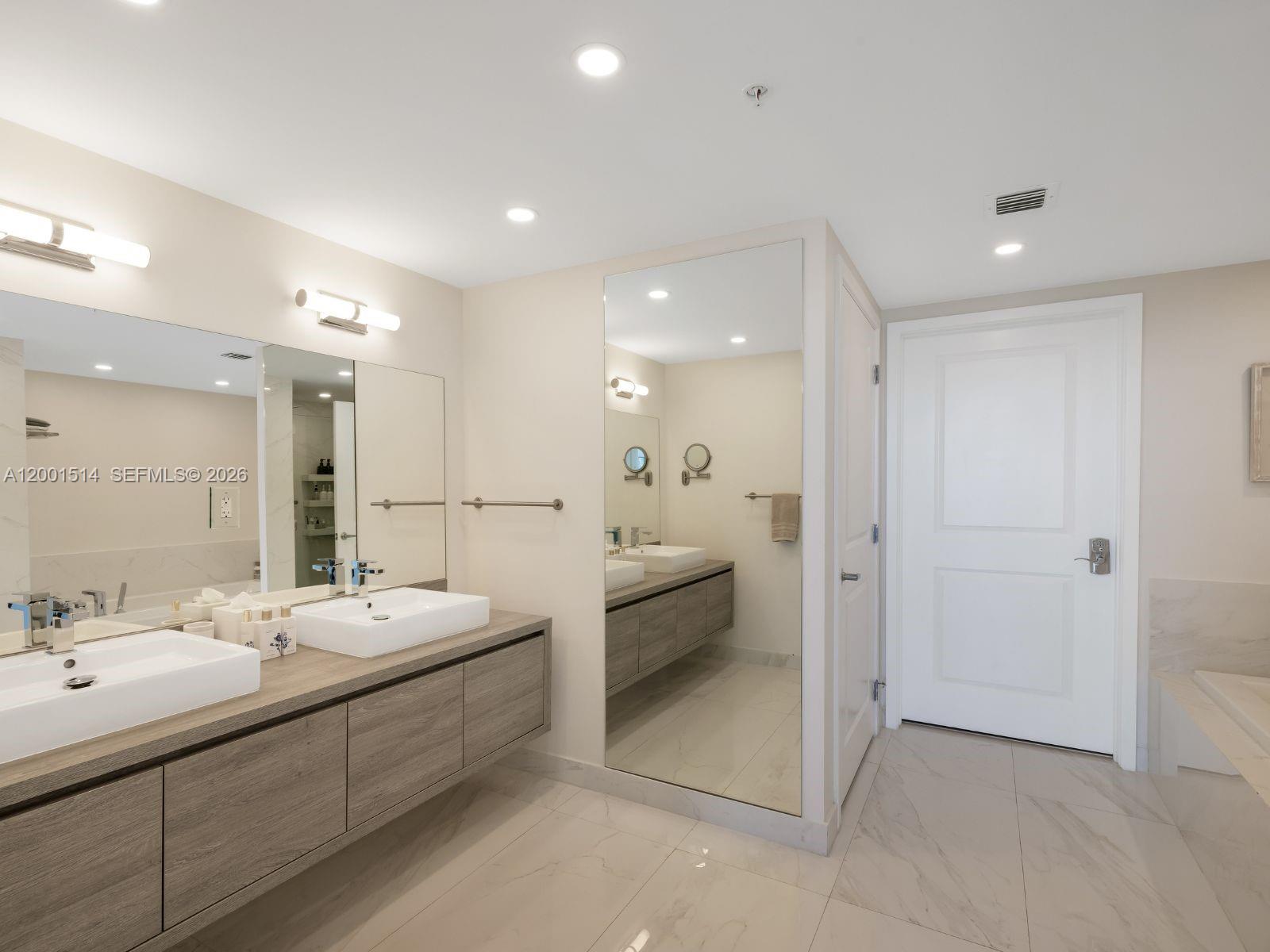 400 Sunny Isles Blvd #1416, Sunny Isles Beach FL 33160