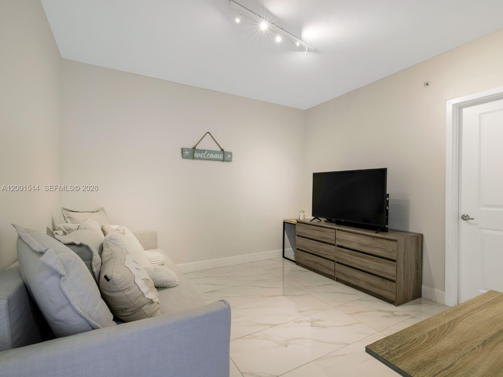 400 Sunny Isles Blvd #1416, Sunny Isles Beach FL 33160