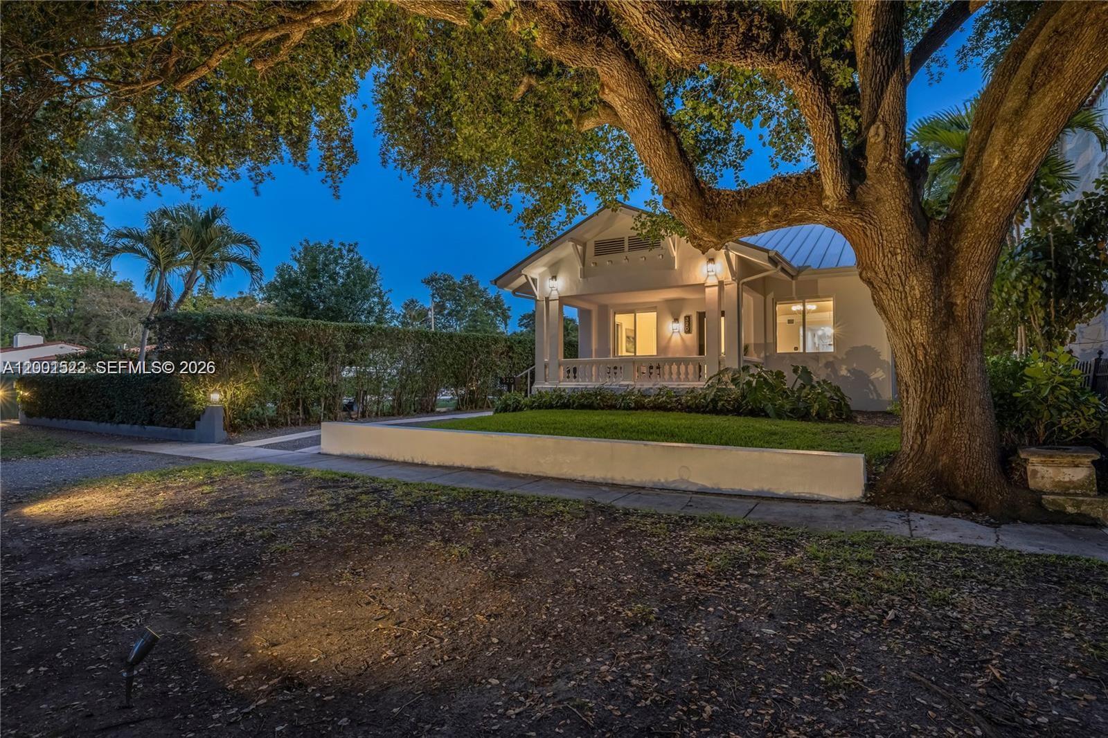 320 NE 88th St, El Portal FL 33138