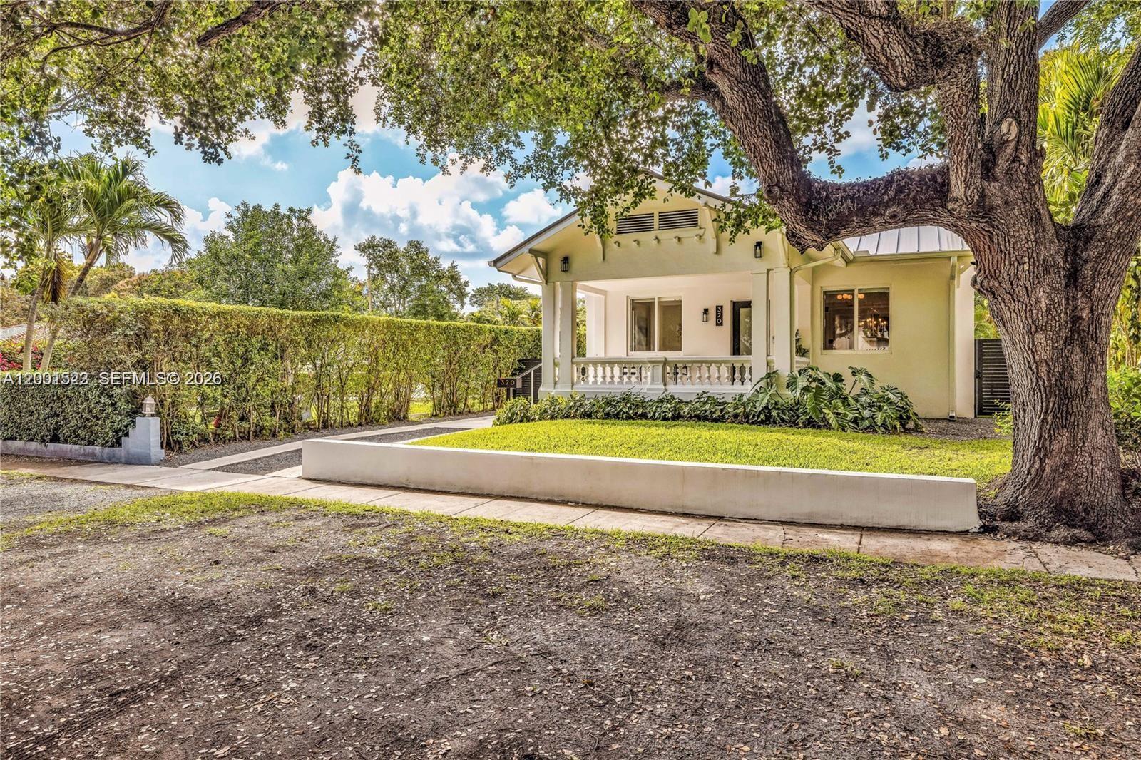 320 NE 88th St, El Portal FL 33138