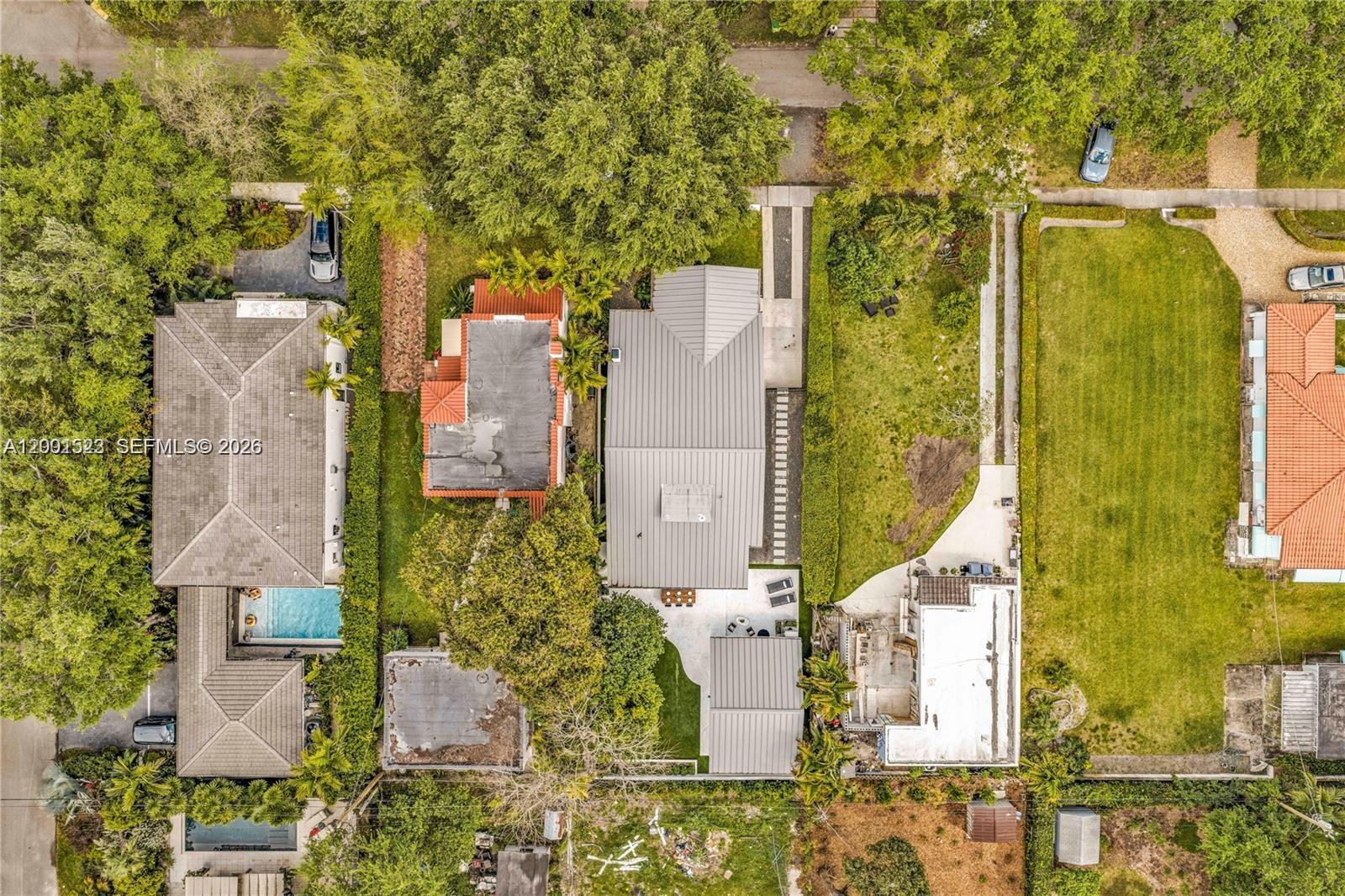 320 NE 88th St, El Portal FL 33138