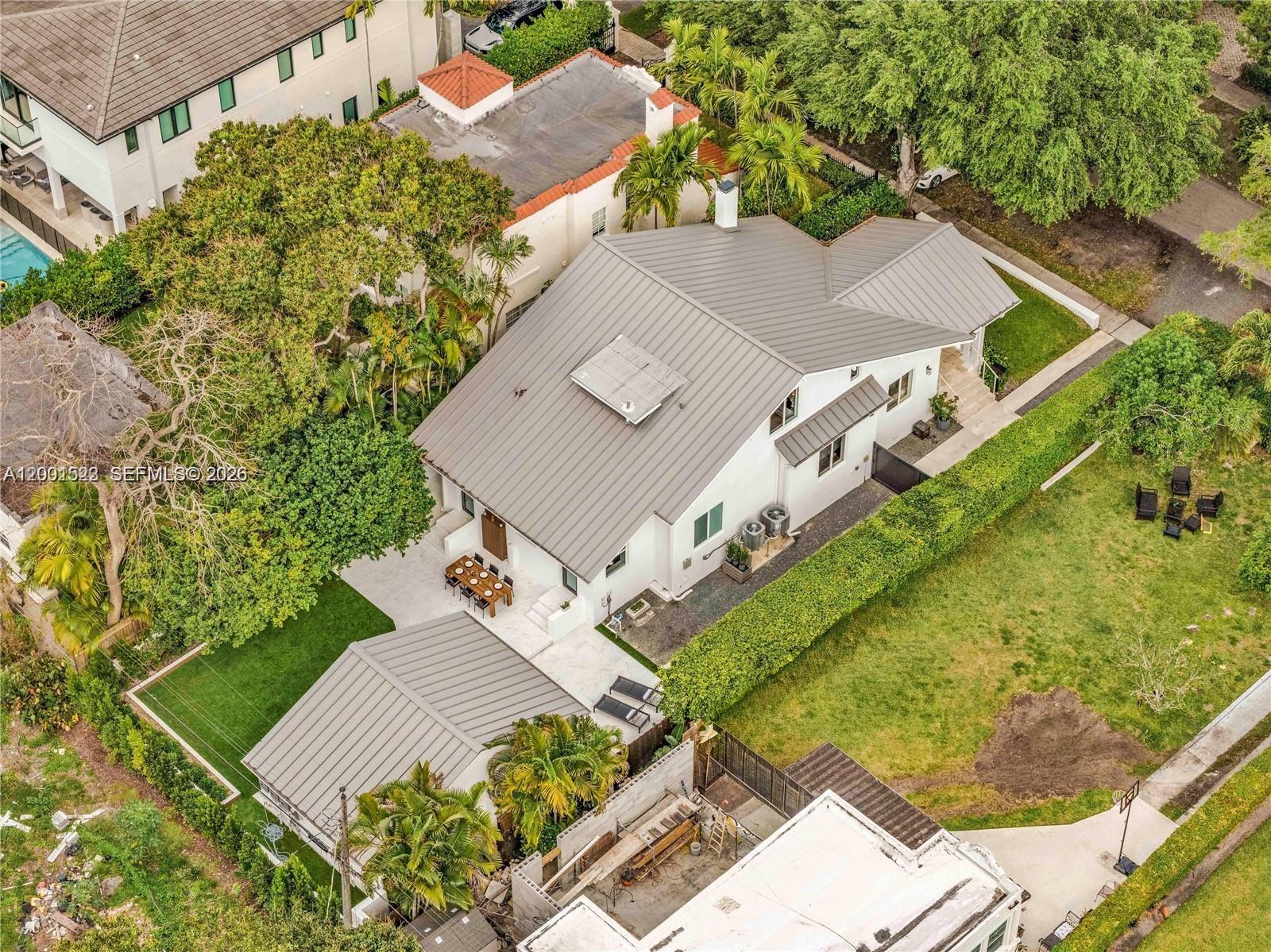 320 NE 88th St, El Portal FL 33138