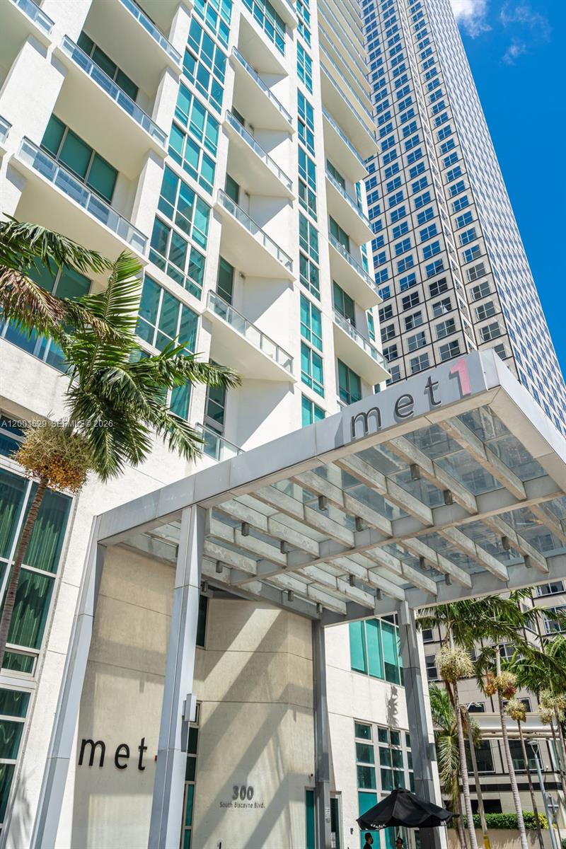 300 S Biscayne Blvd #T-2416, Miami FL 33131