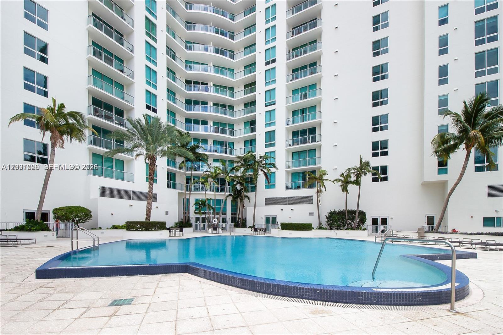300 S Biscayne Blvd #T-2416, Miami FL 33131