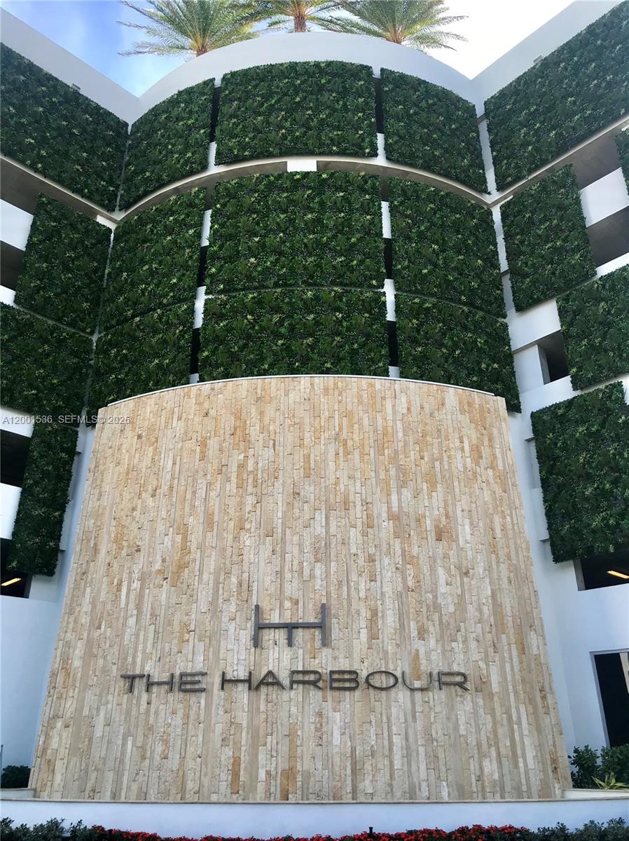 16385 Biscayne Blvd. #1902, North Miami Beach FL 33160