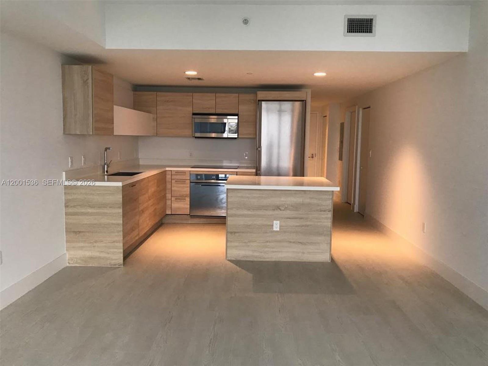 16385 Biscayne Blvd. #1902, North Miami Beach FL 33160
