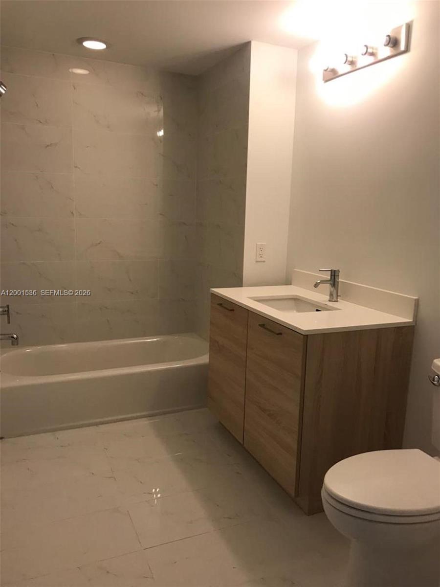 16385 Biscayne Blvd. #1902, North Miami Beach FL 33160