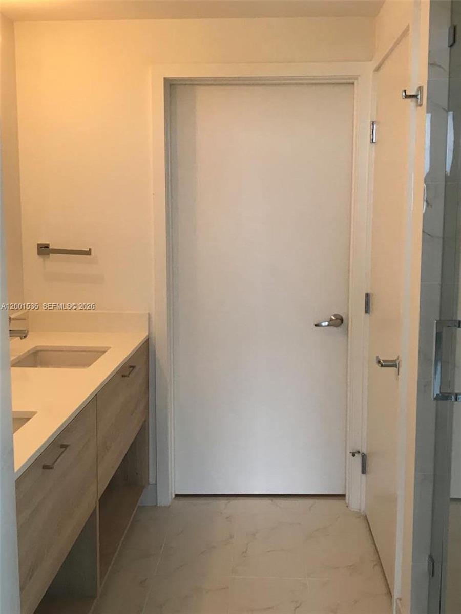 16385 Biscayne Blvd. #1902, North Miami Beach FL 33160