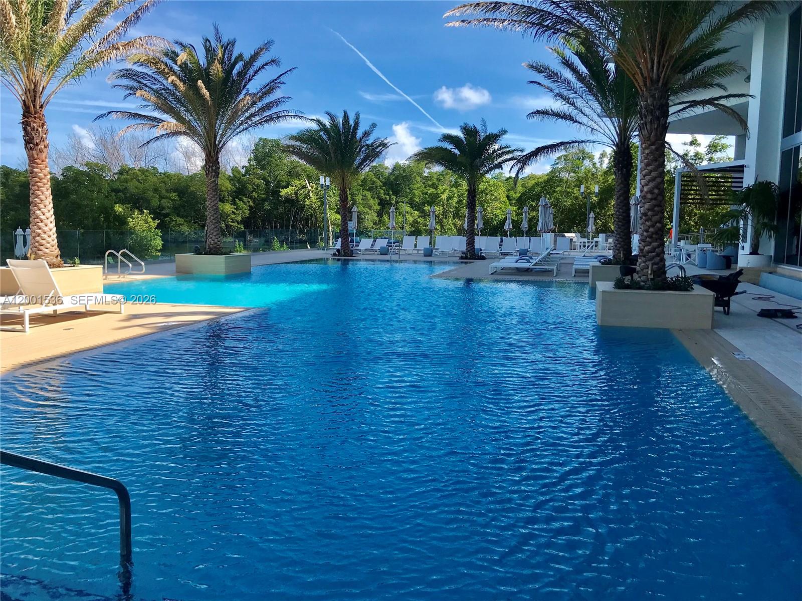 16385 Biscayne Blvd. #1902, North Miami Beach FL 33160
