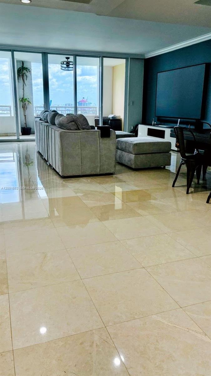 848 Brickell Key Dr #806, Miami FL 33131