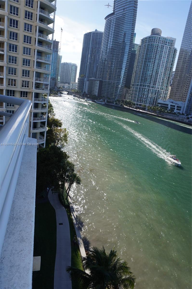 848 Brickell Key Dr #806, Miami FL 33131