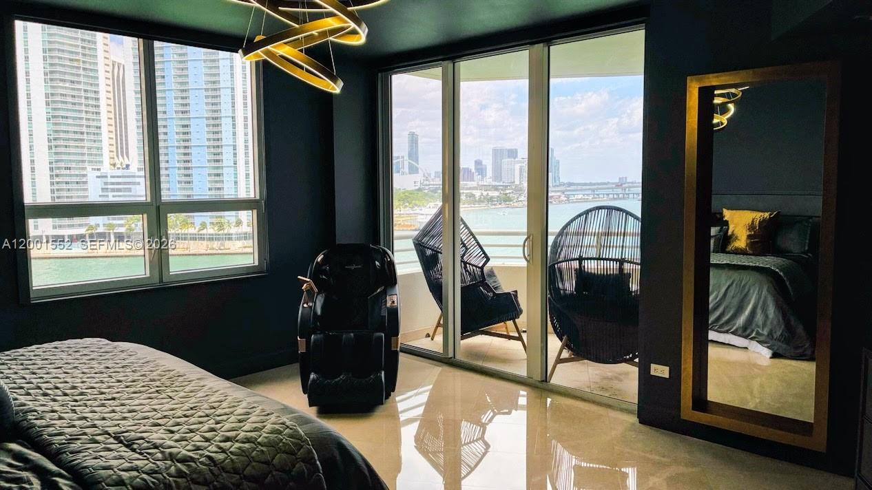 848 Brickell Key Dr #806, Miami FL 33131