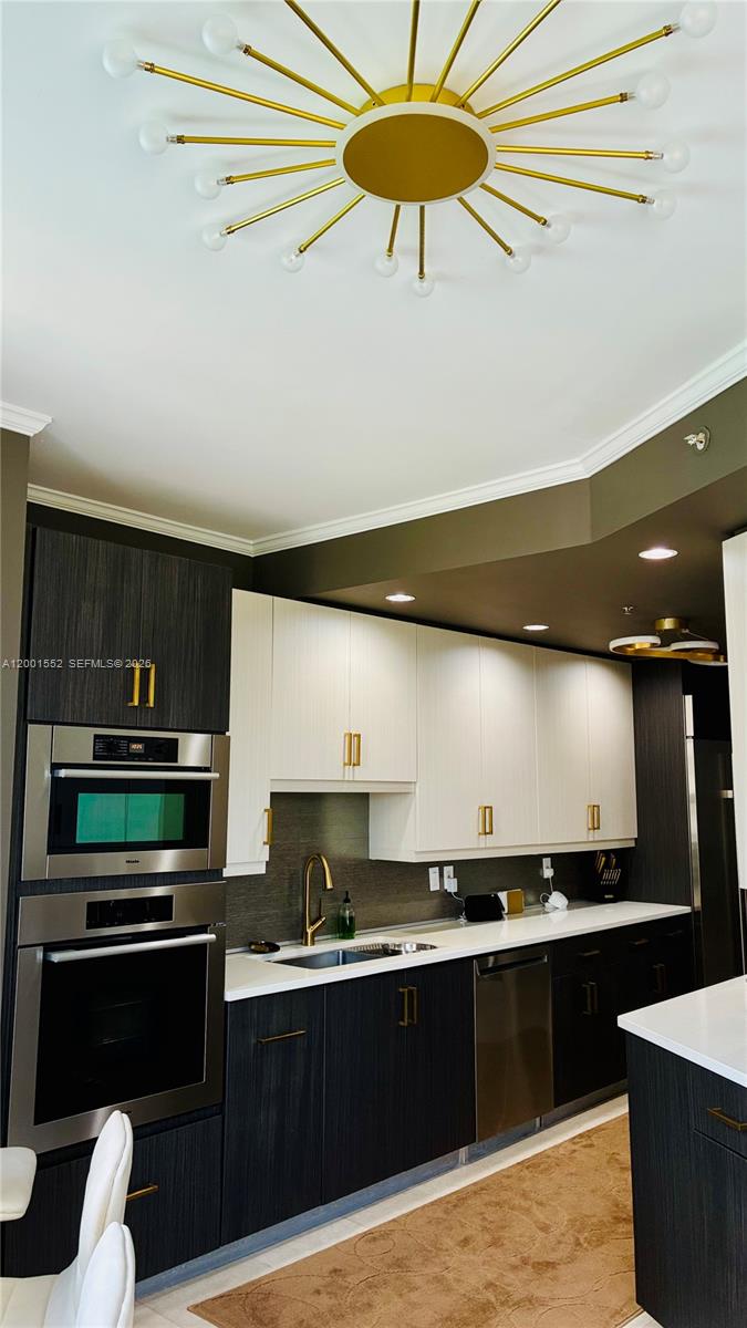 848 Brickell Key Dr #806, Miami FL 33131