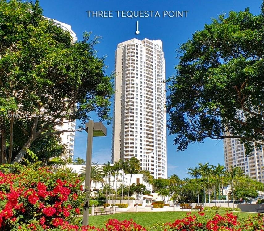 848 Brickell Key Dr #806, Miami FL 33131