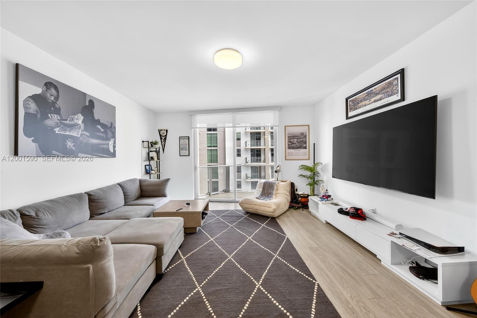 1010 SW 2nd Ave #1605, Miami FL 33130
