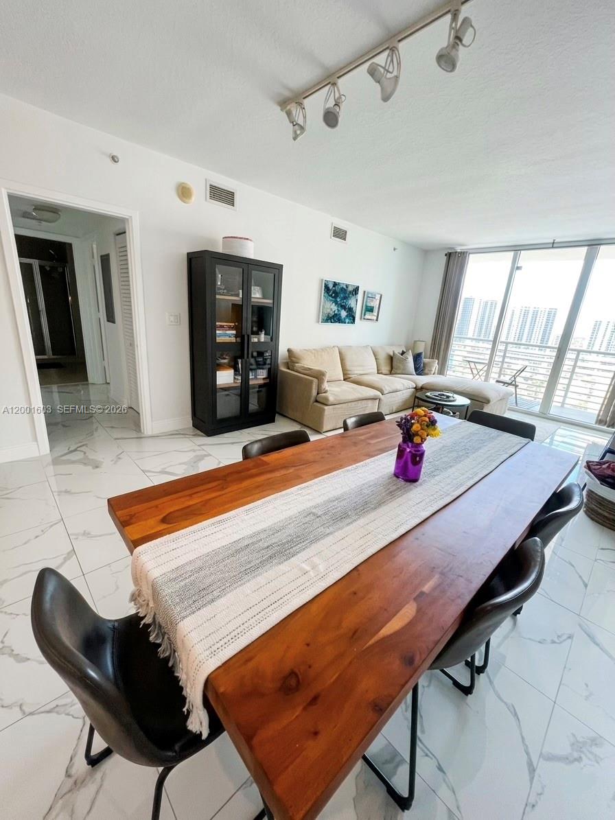 335 S Biscayne Blvd #3300, Miami FL 33131