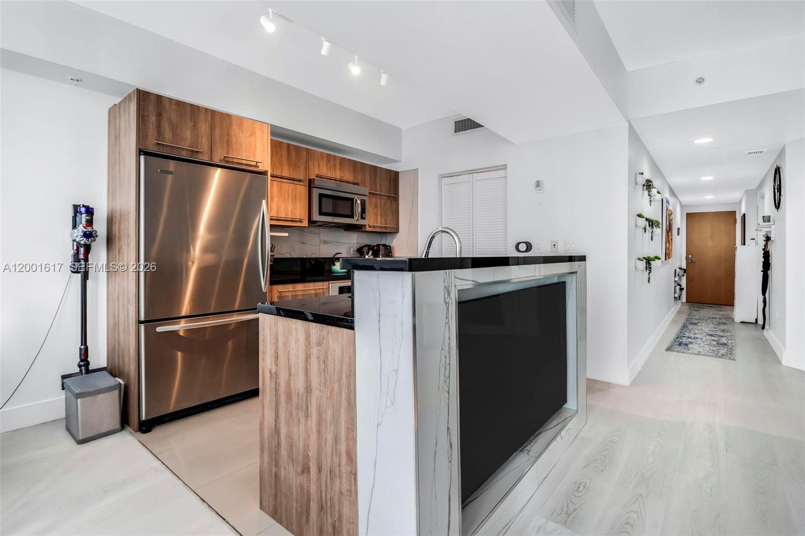 253 NE 2nd St #1608, Miami FL 33132
