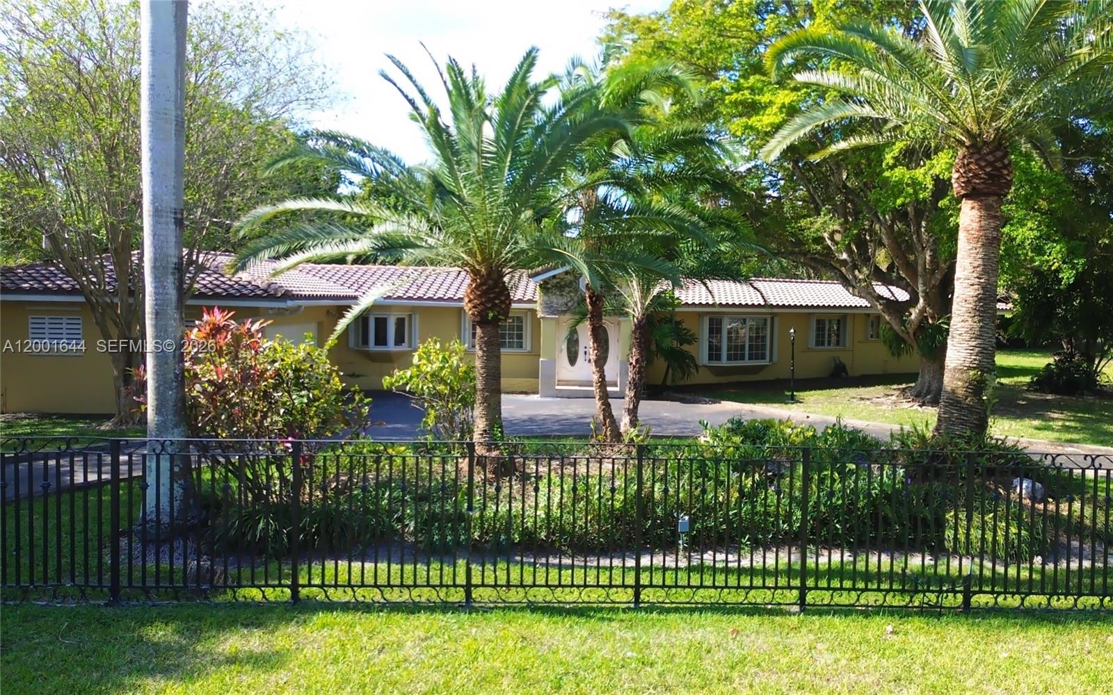 6282 SW 133rd St, Pinecrest FL 33156