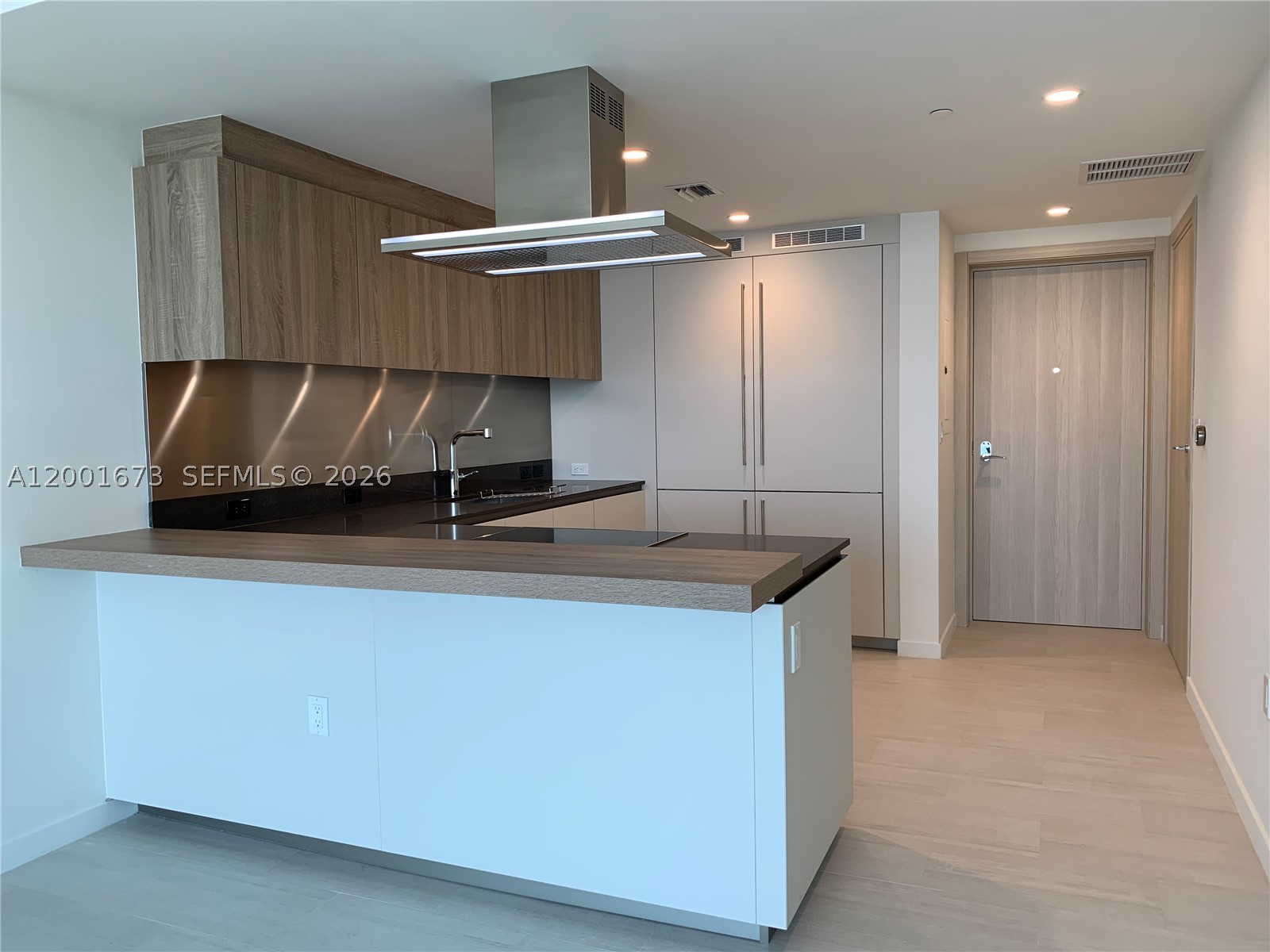 1000 Brickell Plz #3904, Miami FL 33131