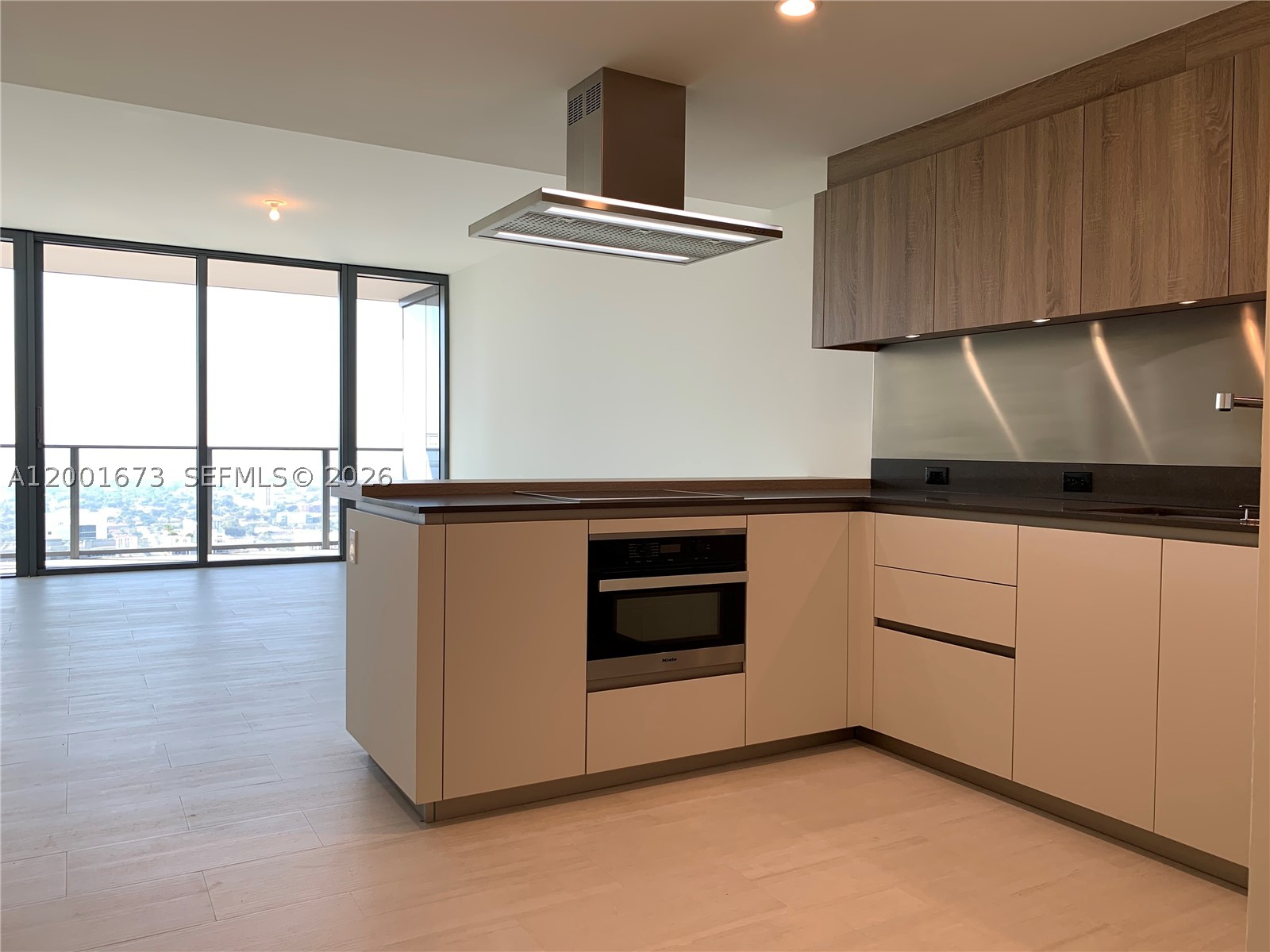 1000 Brickell Plz #3904, Miami FL 33131