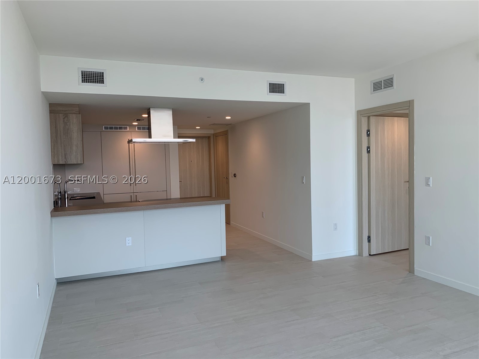1000 Brickell Plz #3904, Miami FL 33131