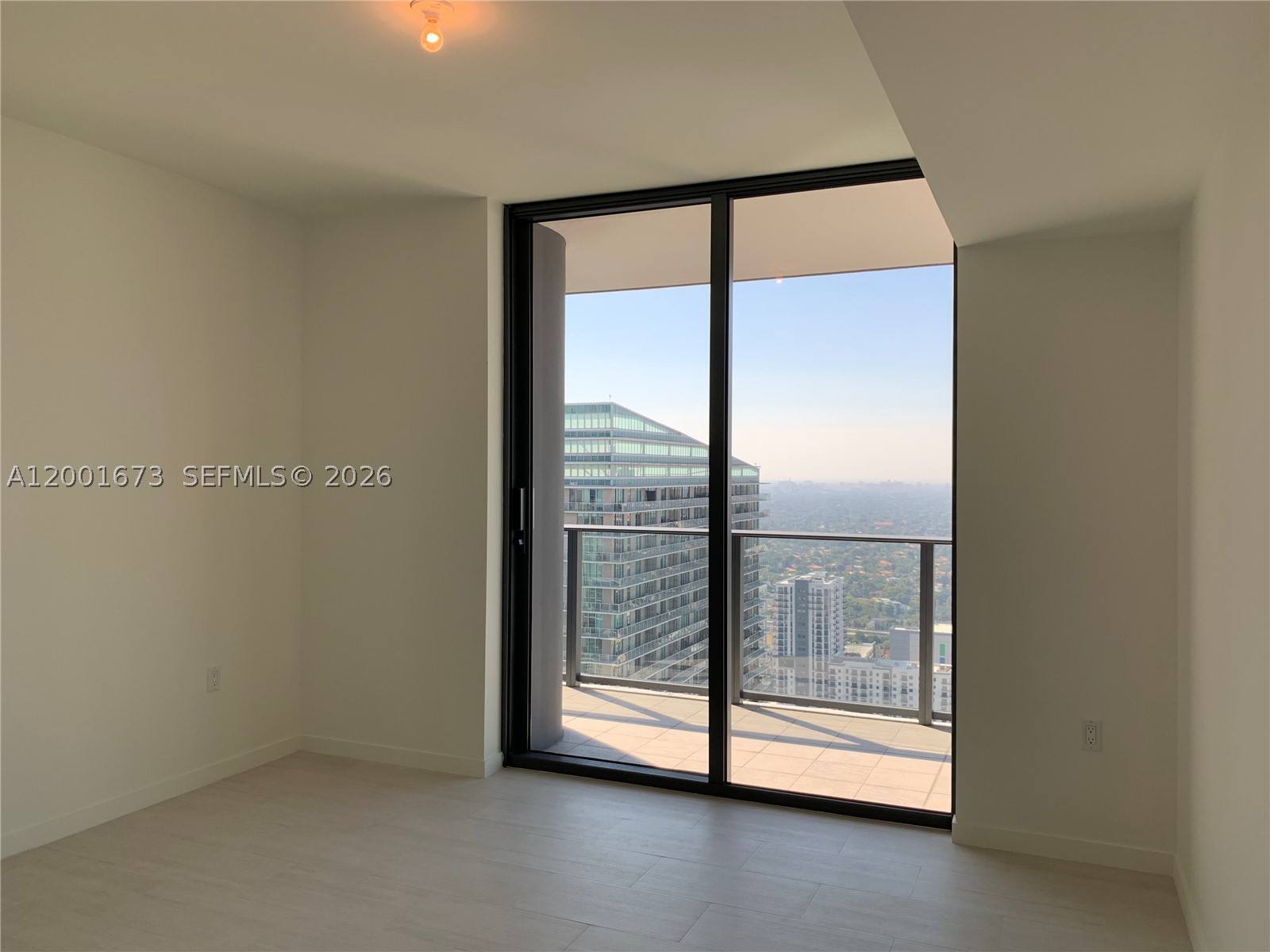 1000 Brickell Plz #3904, Miami FL 33131