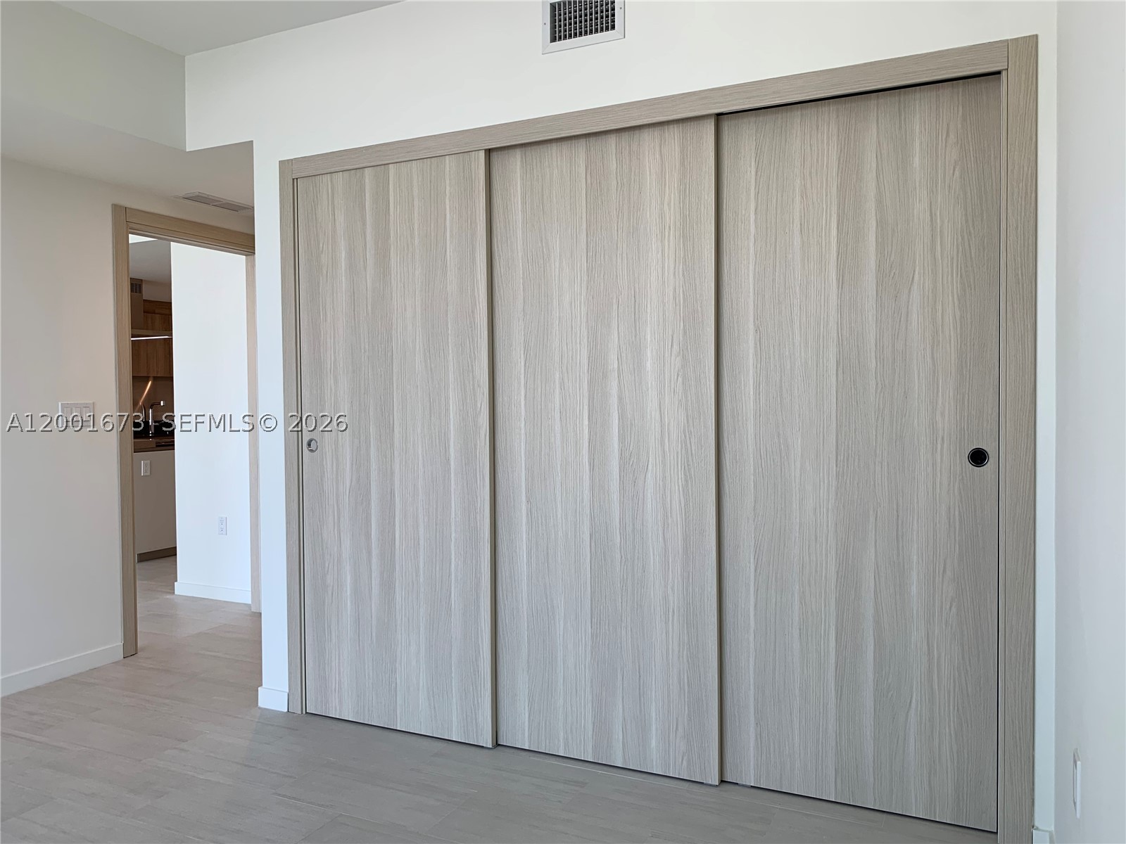 1000 Brickell Plz #3904, Miami FL 33131