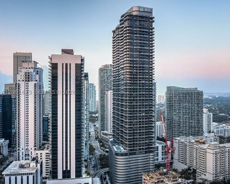 1000 Brickell Plz #3904, Miami FL 33131