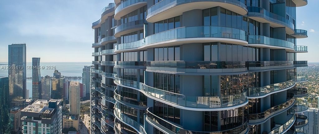 1000 Brickell Plz #3904, Miami FL 33131