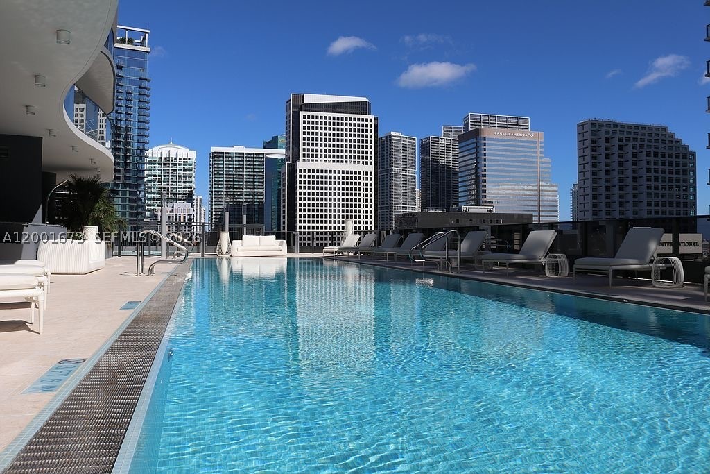 1000 Brickell Plz #3904, Miami FL 33131