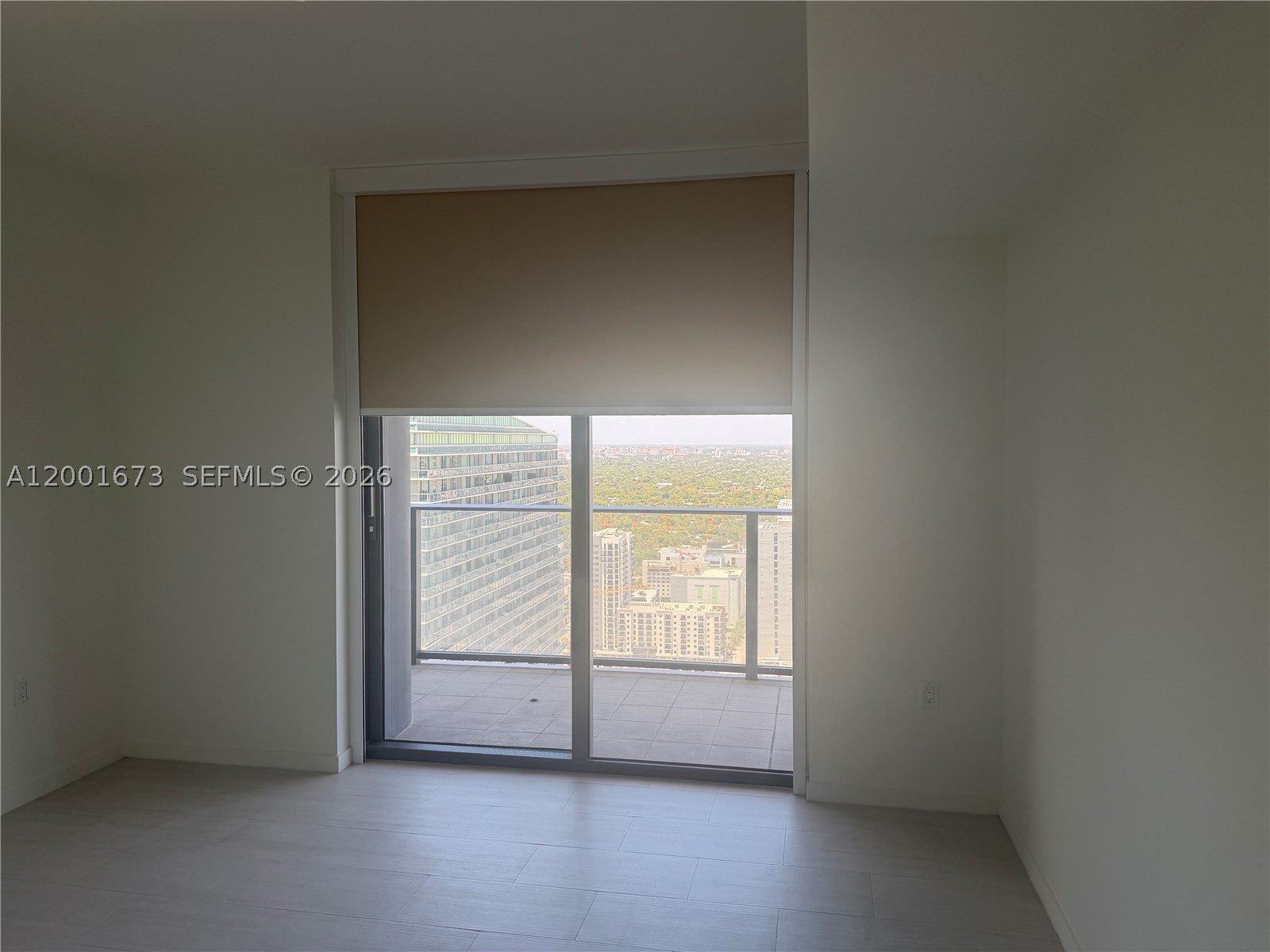 1000 Brickell Plz #3904, Miami FL 33131