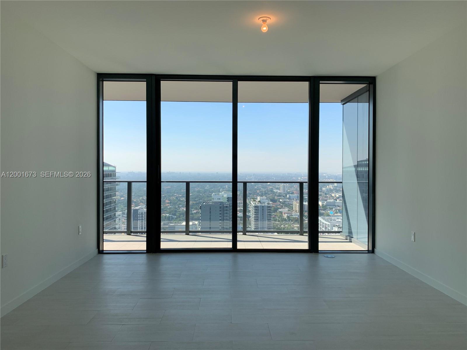 1000 Brickell Plz #3904, Miami FL 33131