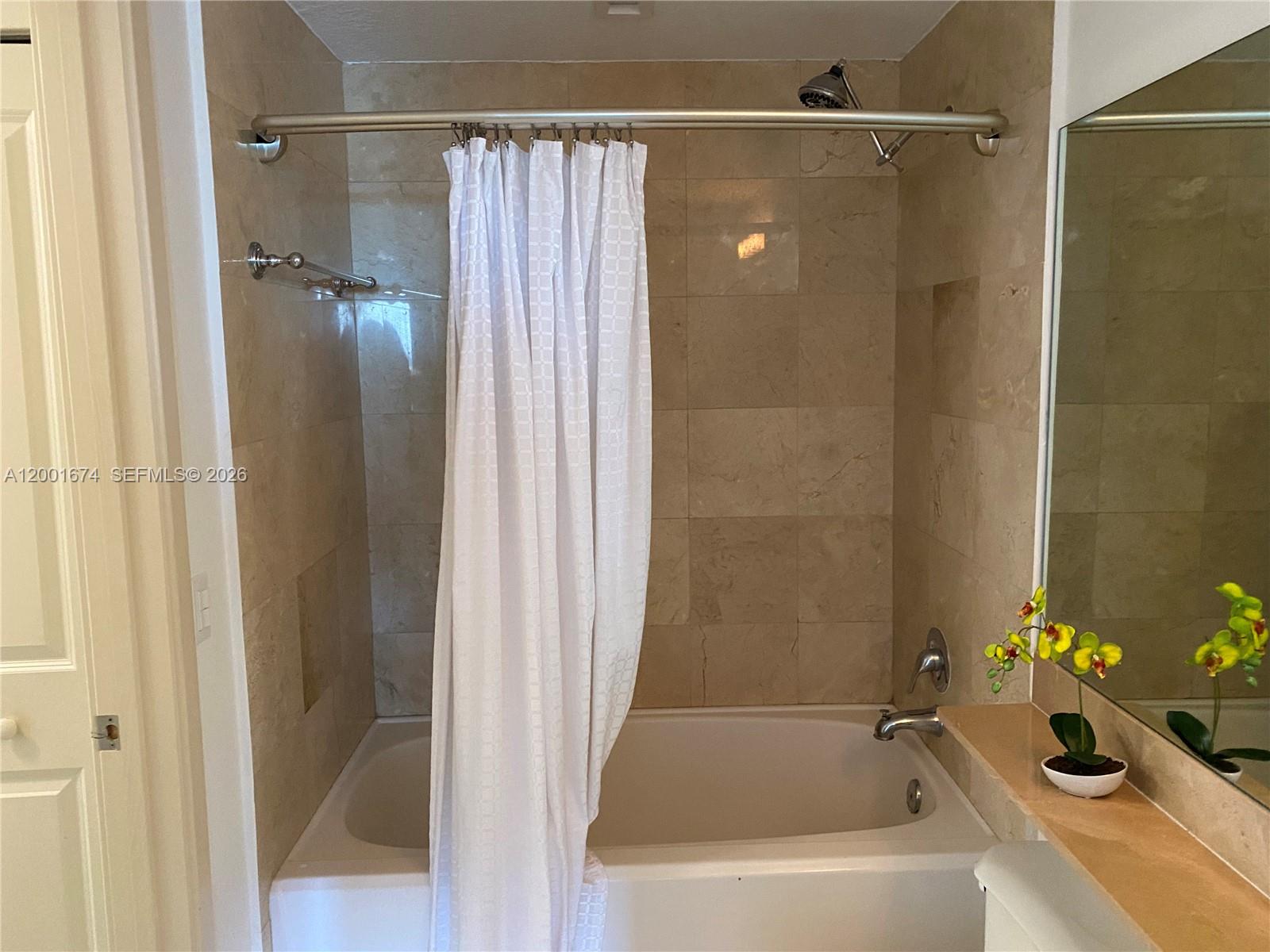 170 SE 14th St #2807, Miami FL 33131