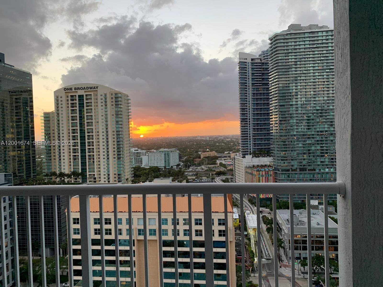 170 SE 14th St #2807, Miami FL 33131