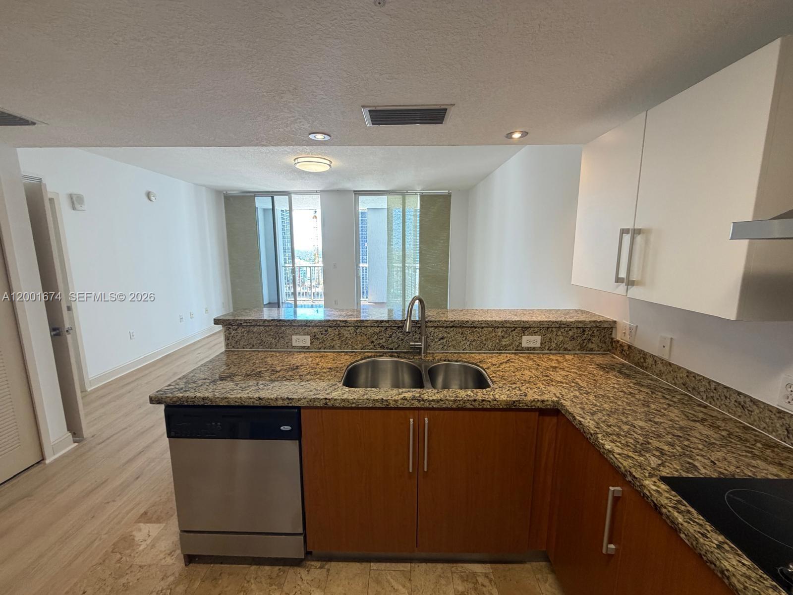170 SE 14th St #2807, Miami FL 33131